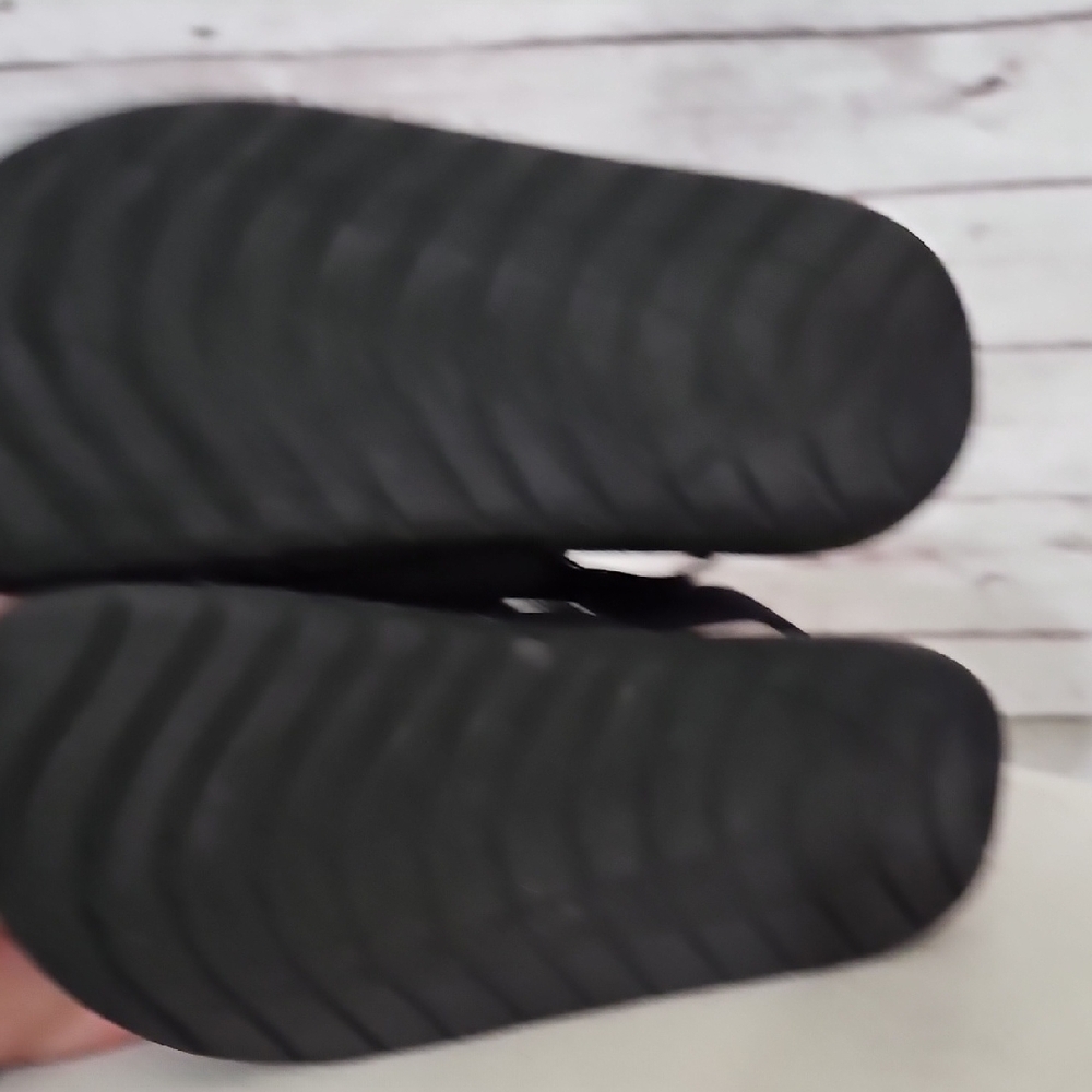 Nike Toddler Black and White Slide Sandals - Picture 4 of 5